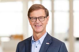 Dr. Asenkerschbaumer